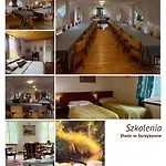 Dwor Strzyzew Bed & Breakfast