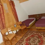 Dwor Strzyzew 3*