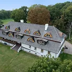 Bed & Breakfast Dwor Strzyzew Zelazowa Wola