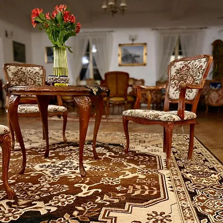 Dwor Strzyzew 3* Zelazowa Wola