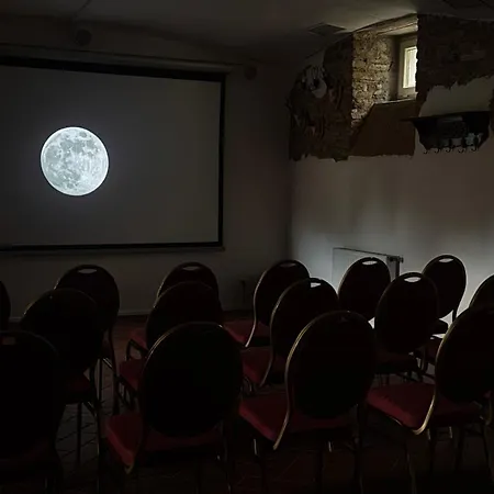 Dwor Strzyzew Zelazowa Wola