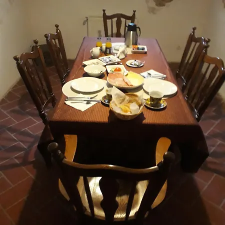 Dwor Strzyzew Bed & Breakfast