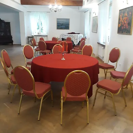 Nocleg ze śniadaniem Dwór Strzyżew 3*
