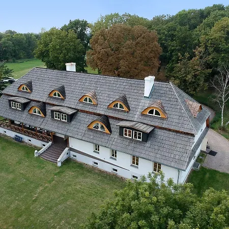 Bed & Breakfast Dwor Strzyzew Zelazowa Wola