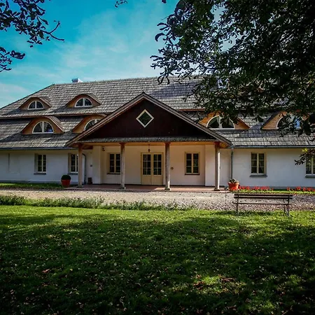 Bed & Breakfast Dwor Strzyzew *