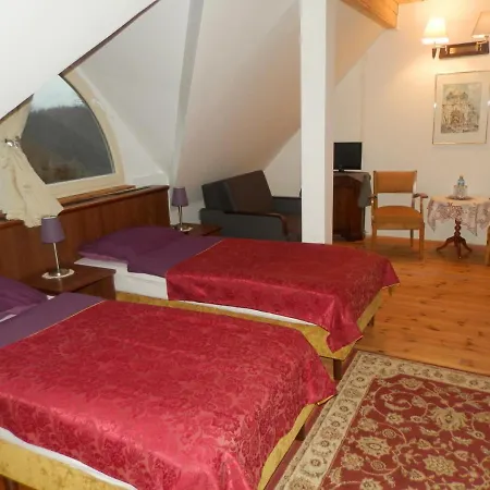 Dwor Strzyzew Bed & Breakfast Zelazowa Wola